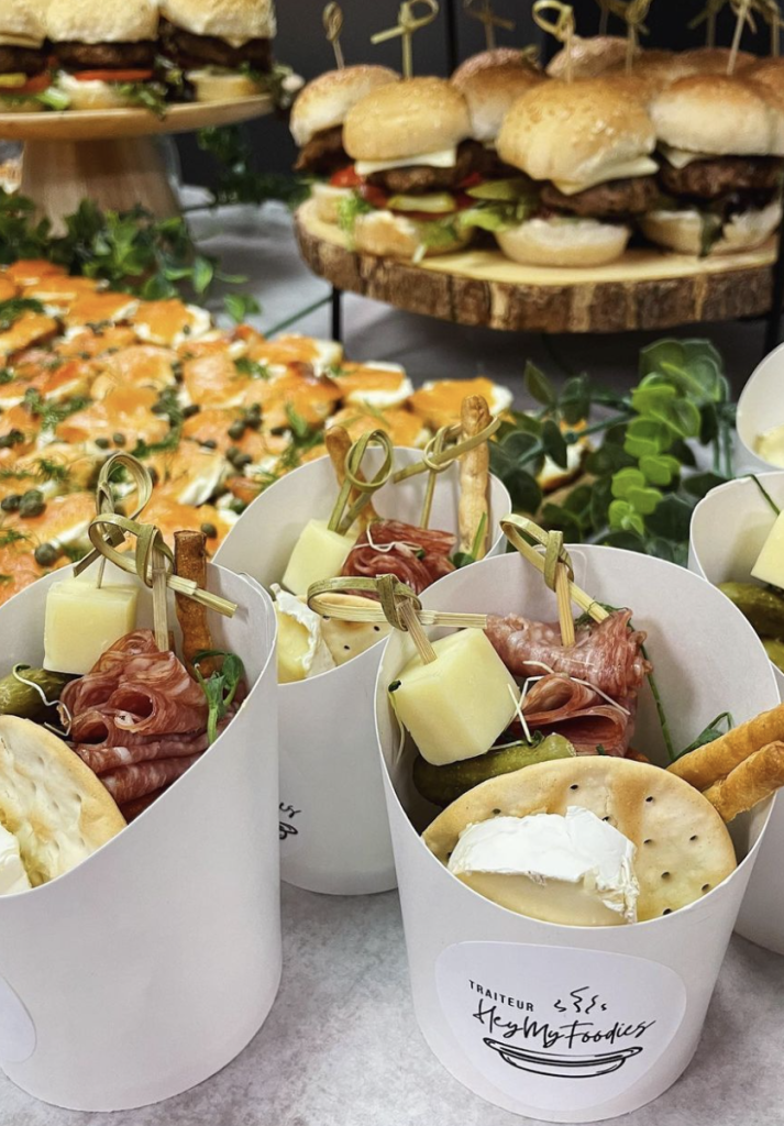 Idéal pour séminaires, réunions d’équipe, cocktails et lancements. Élevez chaque événement avec nos services de qualité.